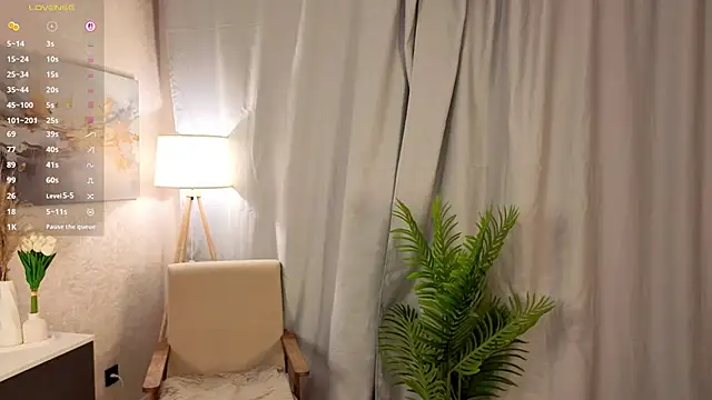 LeishaBeauman online show from November 7, 2025, 4:07 pm