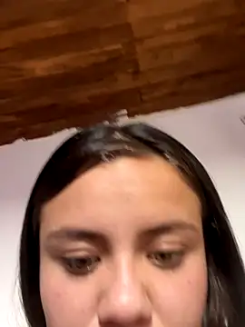 Snapshot of Dul-ci08 chatting on October 17, 2025, 6:21 pm Dul-ci08 online show from October 17, 2025, 6:21 pm