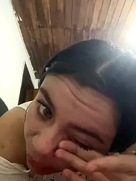 Snapshot of Dul-ci08 chatting on October 19, 2025, 3:40 am Dul-ci08 online show from October 19, 2025, 3:40 am