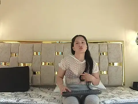 mara wesley online show from October 27, 2025, 3:43 am