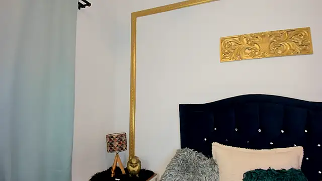 Inaya Khalifa online show from May 15, 2026, 11:23 pm