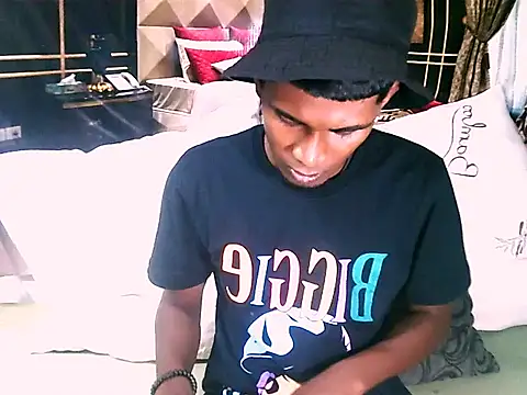 Snapshot of IndianThuggin chatting on April 25, 2026, 9:34 pm IndianThuggin online show from April 25, 2026, 9:34 pm