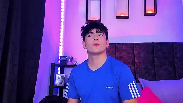 Snapshot of Theo_Noxxx chatting on October 30, 2025, 5:35 pm Theo Noxxx online show from October 30, 2025, 5:35 pm