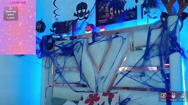 Hanna Plum online show from October 25, 2025, 4:20 am