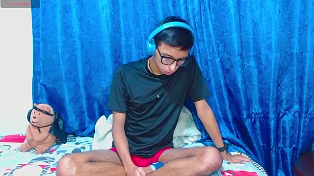 Snapshot of DavTwink3100 chatting on March 12, 2026, 1:34 am DavTwink3100 online show from March 12, 2026, 1:34 am