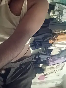 Snapshot of RNlov chatting on November 3, 2025, 12:24 am RNlov online show from November 3, 2025, 12:24 am