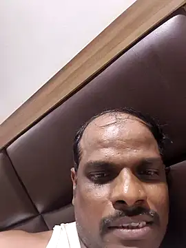 Snapshot of RNlov chatting on November 6, 2025, 3:24 pm RNlov online show from November 6, 2025, 3:24 pm