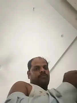 Snapshot of RNlov chatting on November 7, 2025, 6:08 pm RNlov online show from November 7, 2025, 6:08 pm