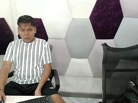 DaveHottx online show from October 22, 2025, 2:01 am