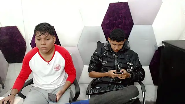 DaveHottx online show from October 25, 2025, 1:57 am