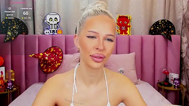 Snapshot of KailaCrystall chatting on November 1, 2025, 1:51 am KailaCrystall online show from November 1, 2025, 1:51 am