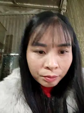 Snapshot of Squirrel-Pear chatting on October 24, 2025, 10:11 am Squirrel-Pear online show from October 24, 2025, 10:11 am