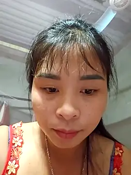 Snapshot of Squirrel-Pear chatting on October 24, 2025, 11:56 pm Squirrel-Pear online show from October 24, 2025, 11:56 pm