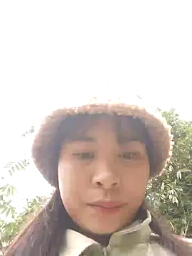 Snapshot of Squirrel-Pear chatting on November 3, 2025, 10:16 am Squirrel-Pear online show from November 3, 2025, 10:16 am