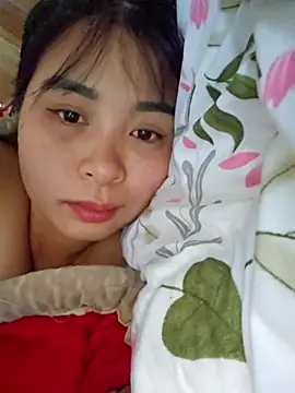 Squirrel-Pear online show from November 28, 2025, 12:02 am