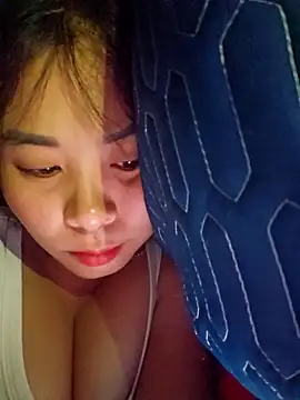 Squirrel-Pear online show from December 13, 2025, 11:54 pm