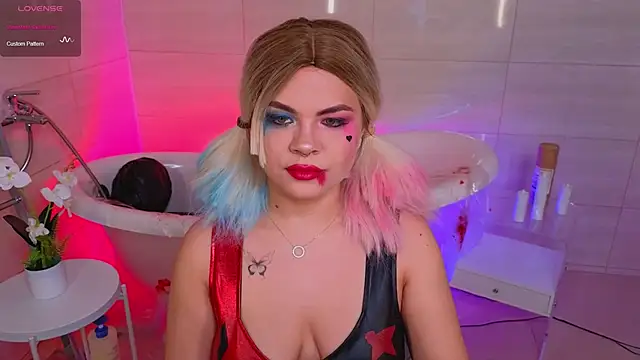 Snapshot of Miss_Delia chatting on October 31, 2025, 2:12 am Miss Delia online show from October 31, 2025, 2:12 am