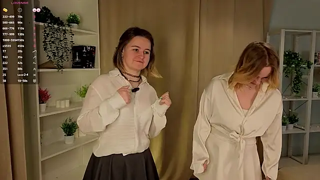 Snapshot of BlancaSchiver chatting on October 19, 2025, 11:11 am BlancaSchiver online show from October 19, 2025, 11:11 am