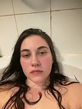 Snapshot of YourFrenchFeliciexo chatting on October 28, 2025, 9:17 pm YourFrenchFeliciexo online show from October 28, 2025, 9:17 pm