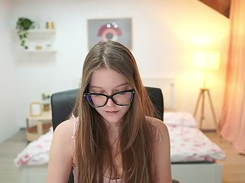 Snapshot of lisa_mccoy_ chatting on October 18, 2025, 1:34 pm lisa mccoy online show from October 18, 2025, 1:34 pm