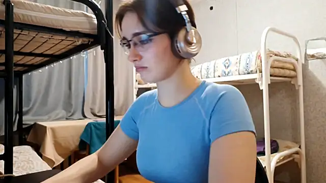 IcyKleys online show from October 24, 2025, 1:51 pm