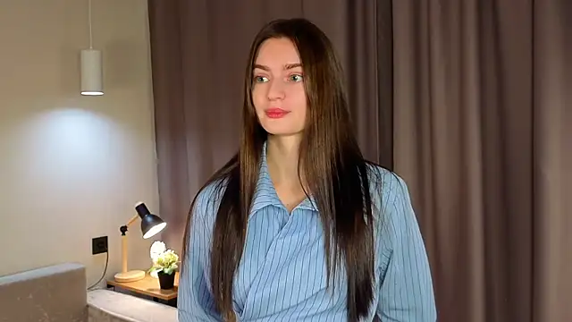 Snapshot of RosaMunoz_ chatting on October 20, 2025, 5:41 am RosaMunoz online show from October 20, 2025, 5:41 am