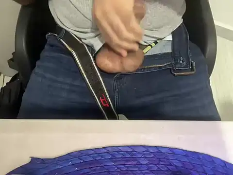 Snapshot of EdgarLopez69 chatting on March 4, 2026, 10:21 am EdgarLopez69 online show from March 4, 2026, 10:21 am