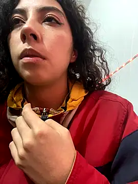 ShareeBax  online show from November 3, 2025, 11:59 pm