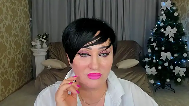 KiraTempt online show from December 19, 2025, 12:01 pm