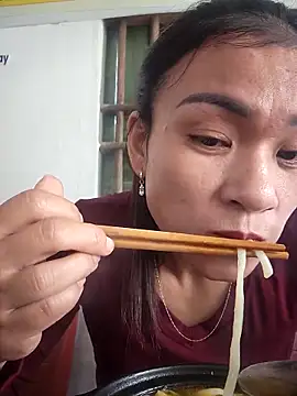 Snapshot of Miube2k chatting on November 5, 2025, 1:49 am Miube2k online show from November 5, 2025, 1:49 am