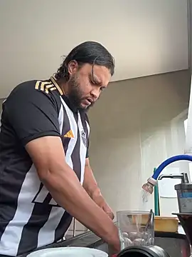 Snapshot of LoboCachorro chatting on November 4, 2025, 12:48 pm LoboCachorro online show from November 4, 2025, 12:48 pm