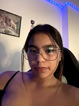 GiaRose- online show from October 27, 2025, 4:05 am