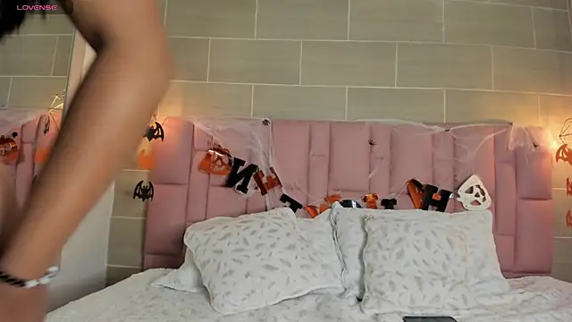 GiaRose- online show from October 28, 2025, 12:41 pm