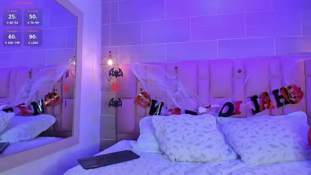 GiaRose- online show from October 31, 2025, 4:41 pm