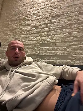 Rotteei1 online show from March 12, 2026, 10:49 pm