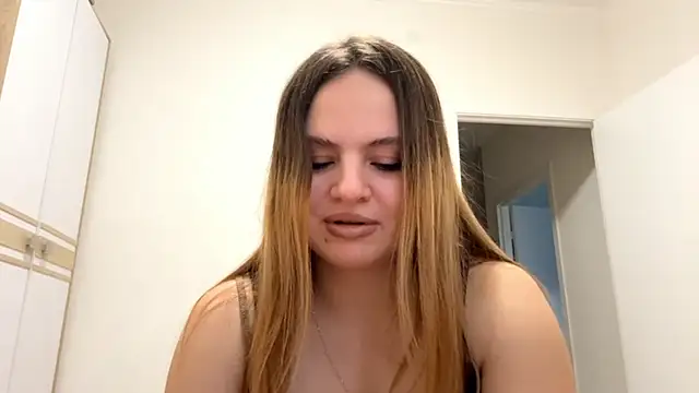 AikoSemo online show from November 27, 2025, 8:05 am