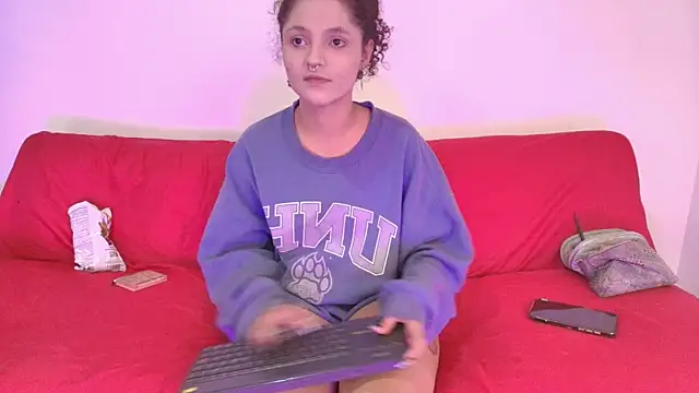 Nikki  uwu online show from June 7, 2026, 8:23 pm