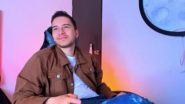 mike 257 online show from November 12, 2025, 11:43 am