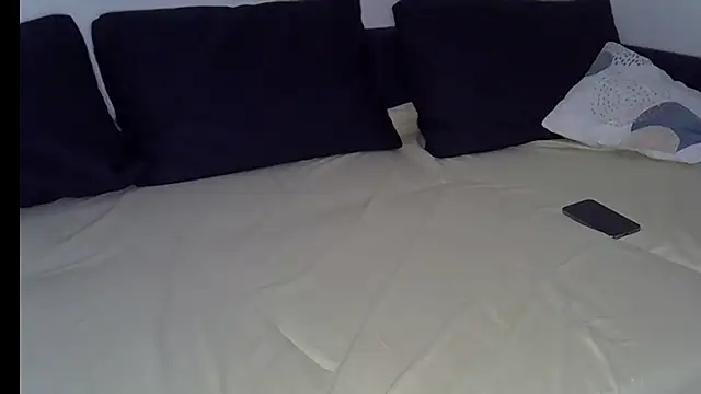 Aria Hunter online show from November 3, 2025, 4:14 am