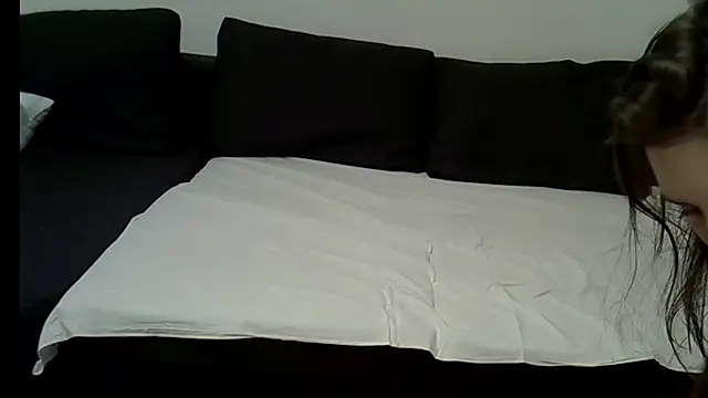 Aria Hunter online show from November 6, 2025, 7:37 pm