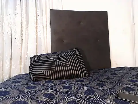 MinnieBee101 online show from February 23, 2026, 11:57 pm