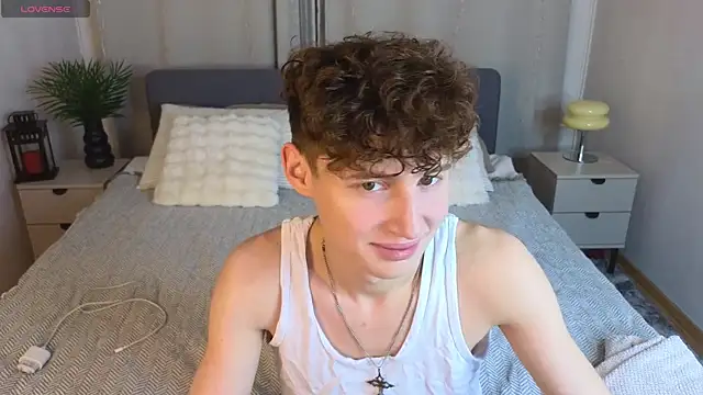 crisp1n online show from November 12, 2025, 3:01 pm