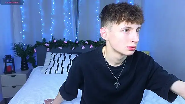 crisp1n online show from December 4, 2025, 2:48 pm