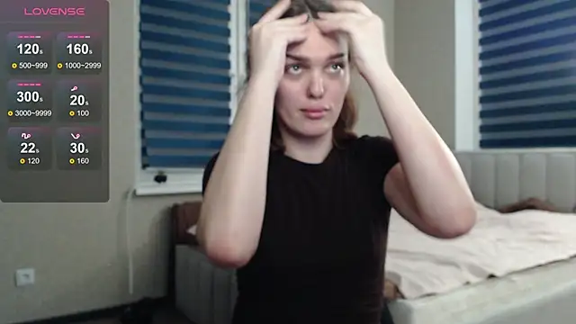 Snapshot of EmiliaRhodes chatting on October 24, 2025, 8:27 pm EmiliaRhodes online show from October 24, 2025, 8:27 pm