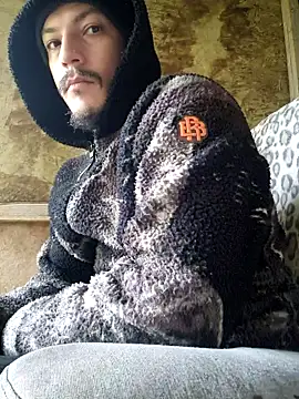 Snapshot of bbyxklaus chatting on October 31, 2025, 1:45 pm bbyxklaus online show from October 31, 2025, 1:45 pm