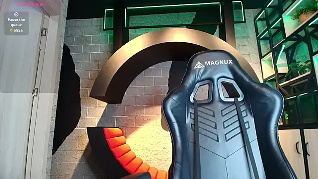 GeorginaCollins online show from October 29, 2025, 11:12 am