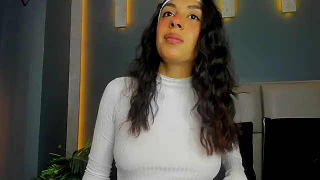 GeorginaCollins online show from November 2, 2025, 11:45 am