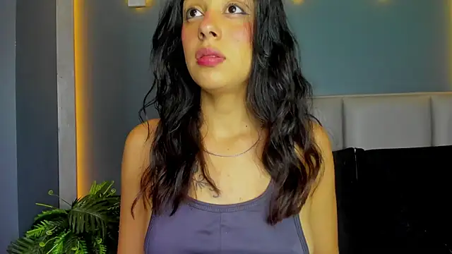 GeorginaCollins online show from November 4, 2025, 11:31 am