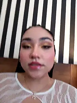 Snapshot of Tinablake_ chatting on October 21, 2025, 10:21 pm Tinablake online show from October 21, 2025, 10:21 pm