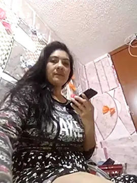 luzdelunas online show from October 29, 2025, 11:39 pm